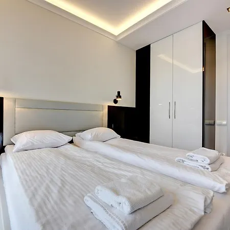 Apartment Flatinfo Szafarnia